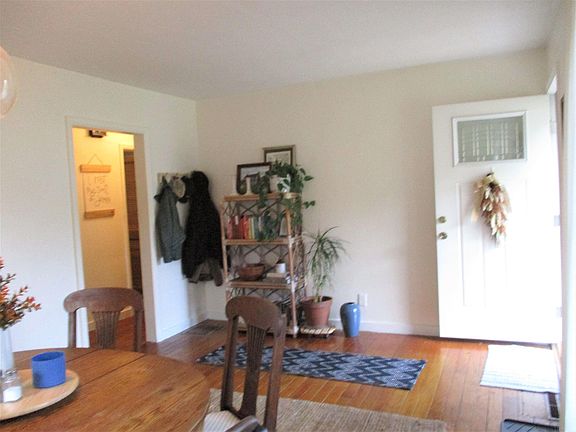 5th image of 445 Lynnwood Dr