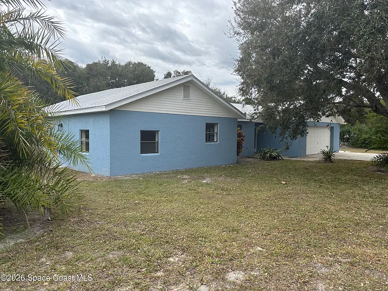 6335 S Tropical Trl — Photo 1