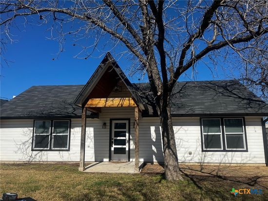 1005 Bridge St, Lampasas, TX 76550