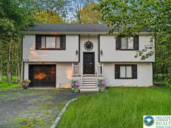 5627 Pembrook Dr, Tobyhanna, PA 18466