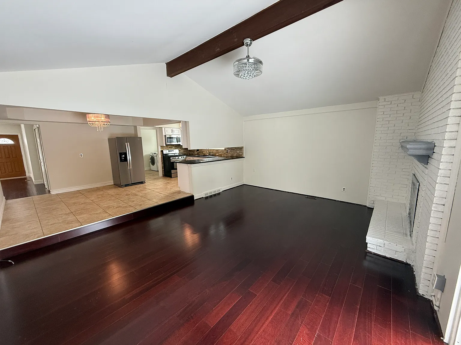4 bed, 1660 sqft, $2,600 — Photo 3