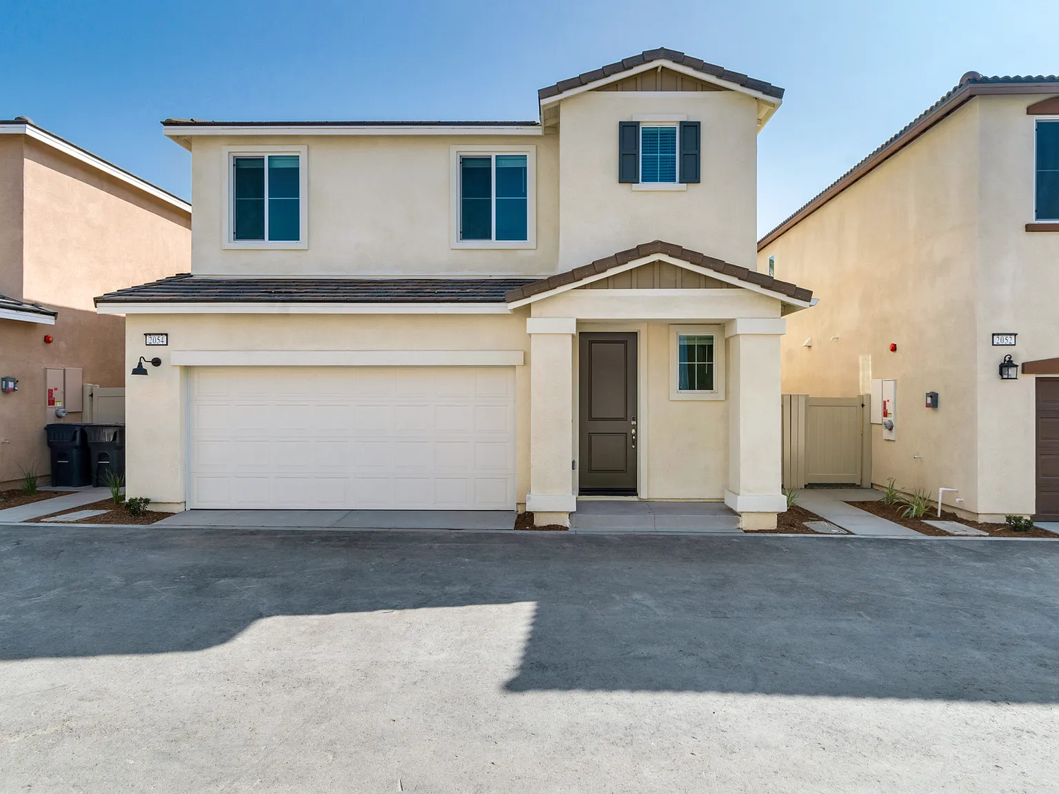 3 bed, 2.5 bath, 1465 sqft, $3,100 — Photo 1