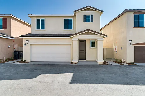 2054 Bergamot St Photo 1