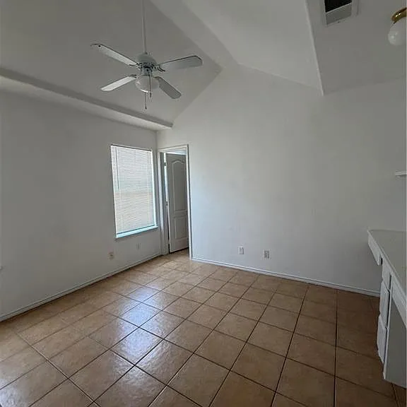 2508 Cervantes Ave — Photo 7
