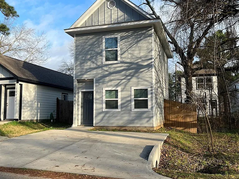 10978 Maywood St — Photo 1