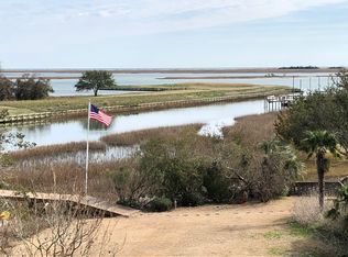 253 Marsh Hen Dr, Wilmington, NC 28409