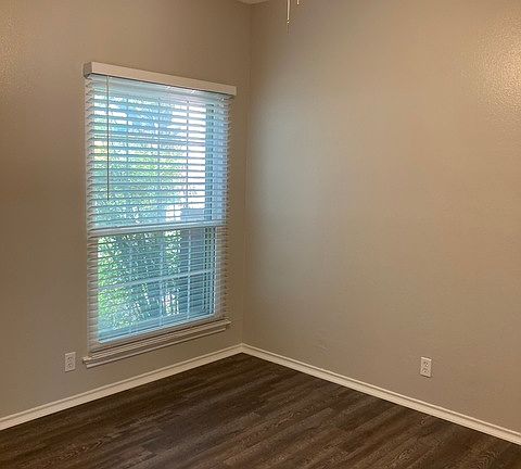 4th image of 3403 Ridge Country St