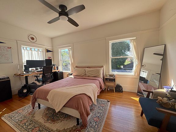 5th image of 2728 Prince St #2728