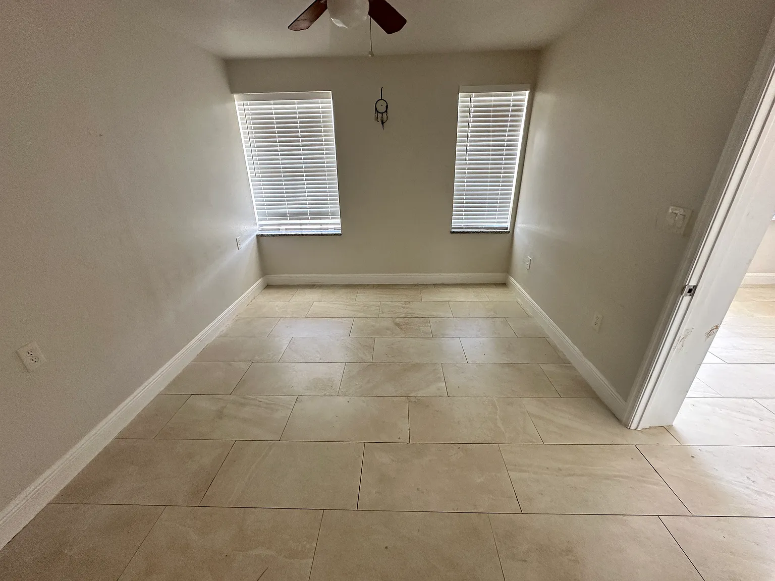 4 bed, 1305 sqft, $2,200 — Photo 2