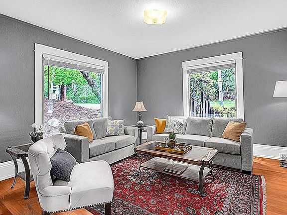 2nd image of 601 Lake Washington Blvd E