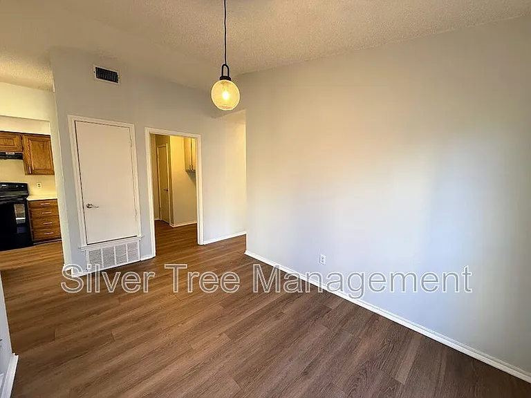 6847 S Creek Dr — Photo 9
