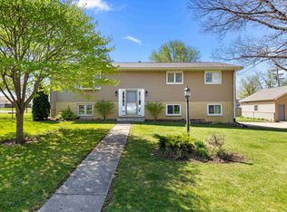 201 Georgia Pkwy, Washington, IL 61571