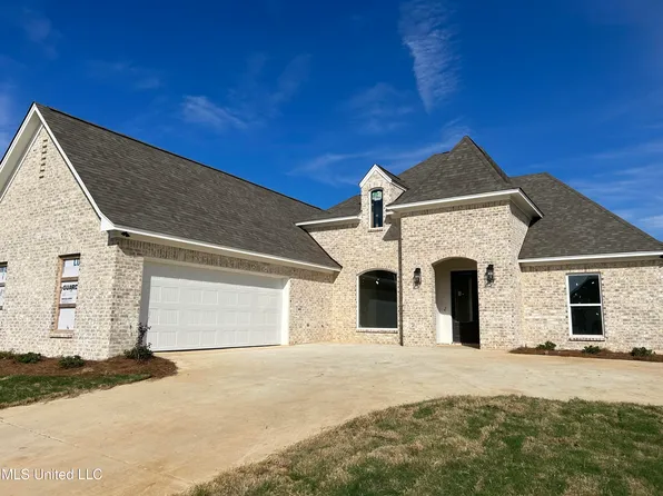 114 Sweetbriar Dr, Canton, MS 39046
