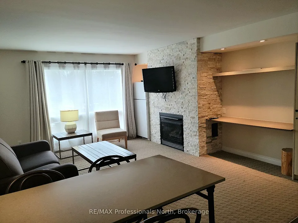 1235 Deerhurst Dr #55-301