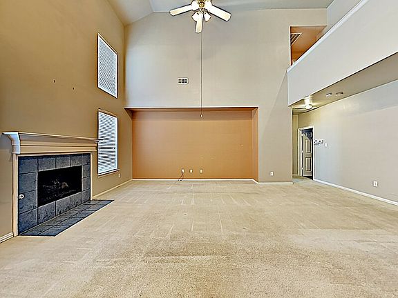 3rd image of 8369 Summer Park Dr