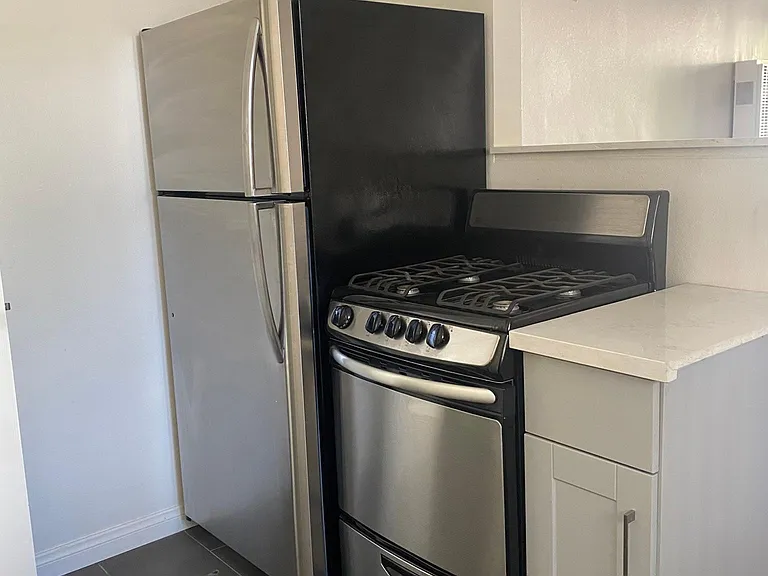 1223 Berkeley St #A — Photo 4