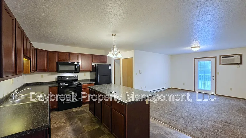 4 bed, 2.0 bath, $1,775 — Photo 4