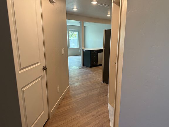 2nd image of 2316 E Locust St #101
