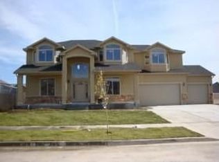 8073 Cricket Ln, West Jordan, UT 84081