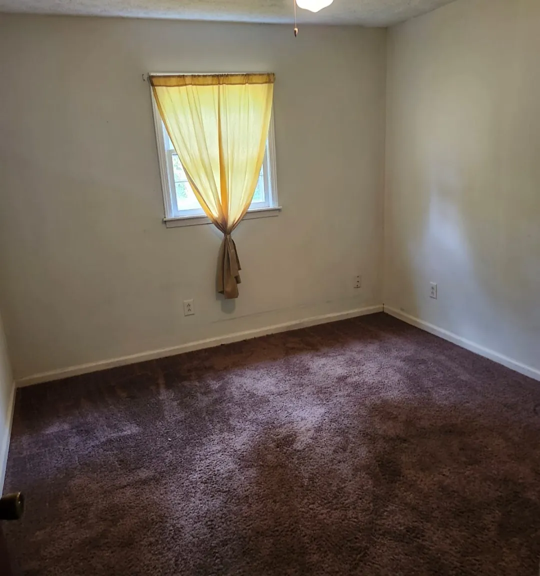 4 bed, 1769 sqft, $2,400 — Photo 3