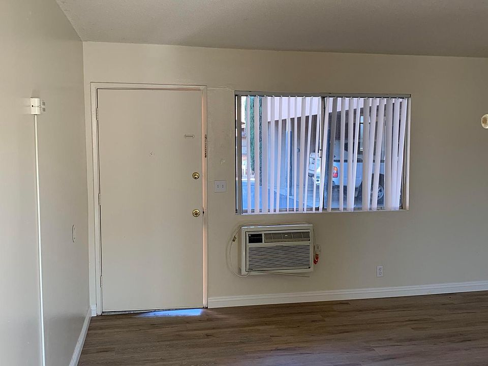 1st image of 1052 E Villa St Unit 1