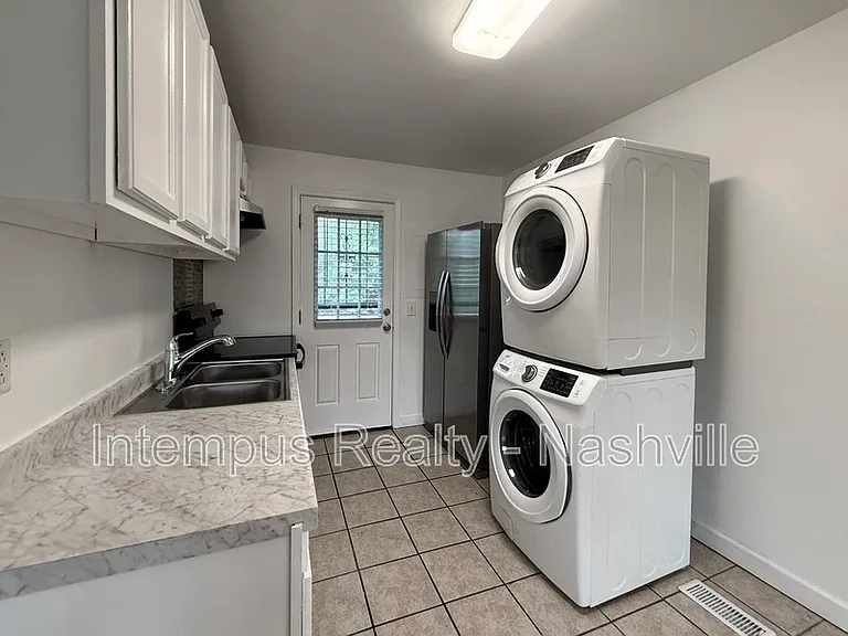 2716 Herman St #C — Photo 5