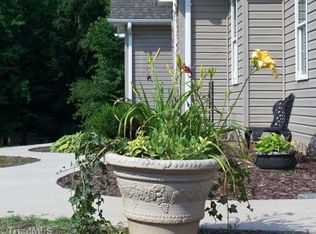 224 Random Rd, Mocksville, NC 27028