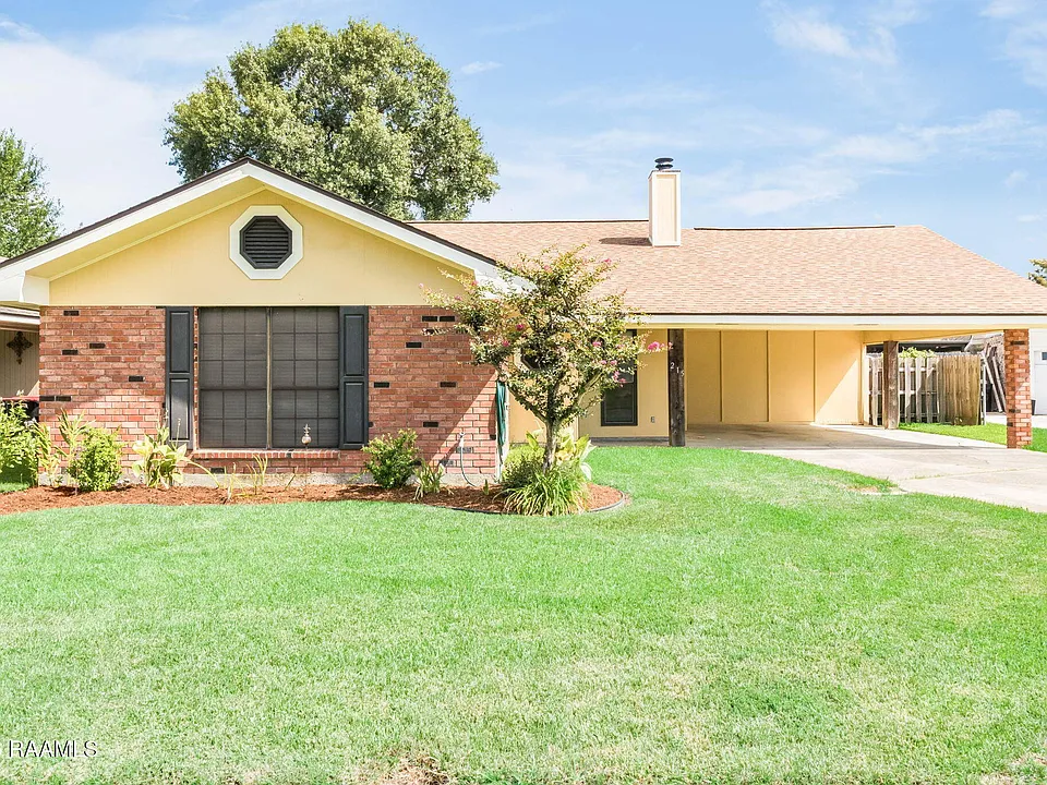 215 Sleepy Hollow Dr