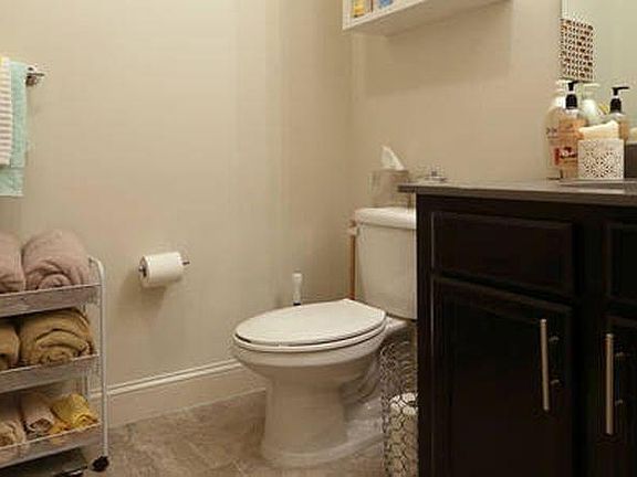 Spacious full bath