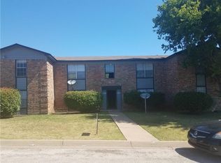8004 Cambridge Cir, White Settlement, TX 76108