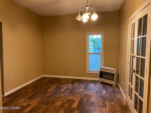 5th image of 524 W 2nd St