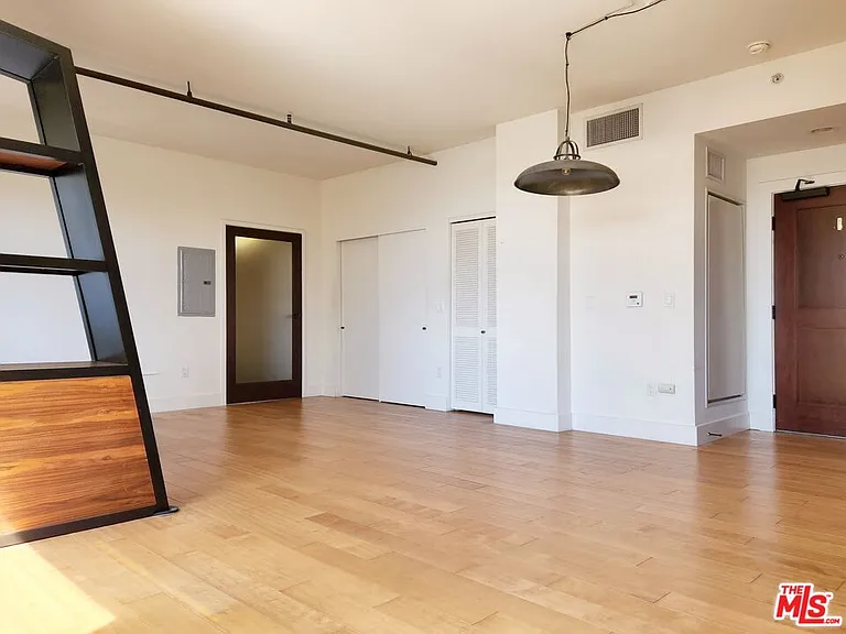 460 S Spring St #908 — Photo 13