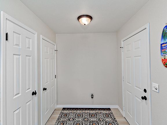 5th image of 3605 Yucca Dr