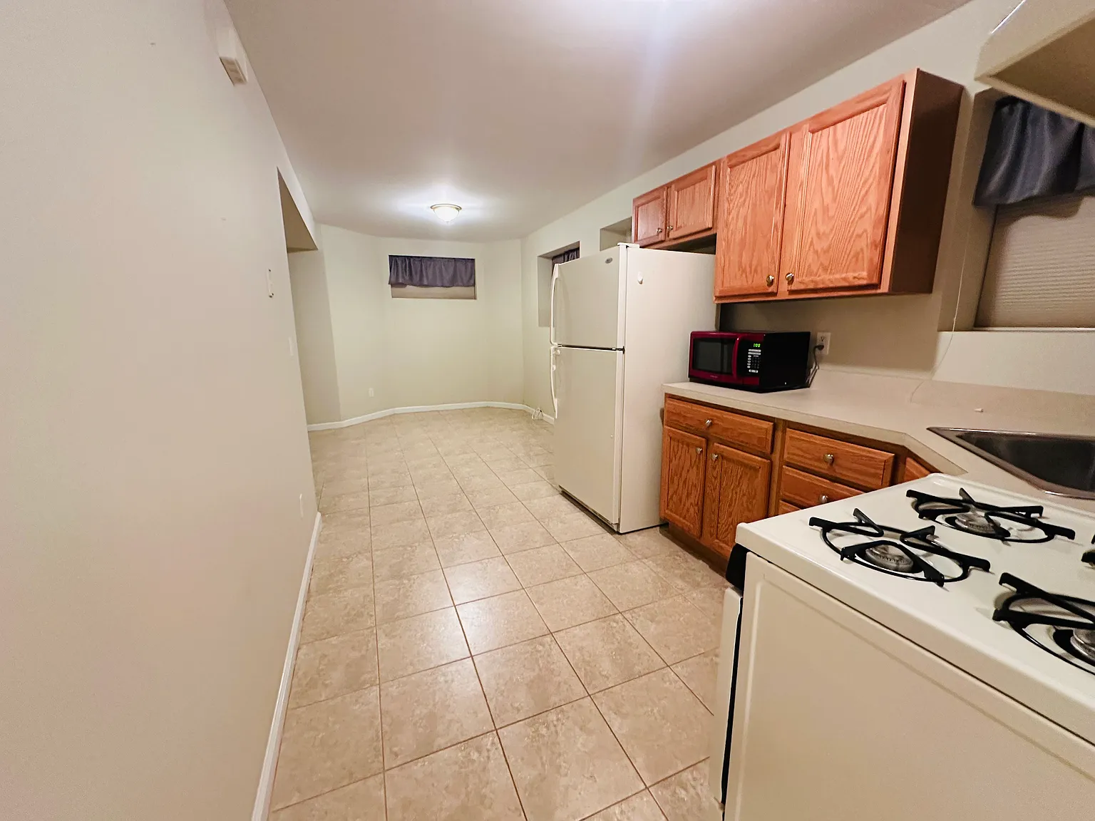 1 bed, 682 sqft, $1,800 — Photo 3