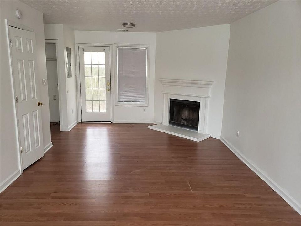 2nd image of 1917 Patterson Park Pl