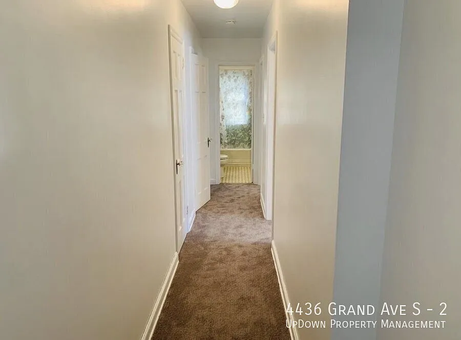 Charming 2-Bed side by side Duplex on Grand Ave S #2 — Photo 4