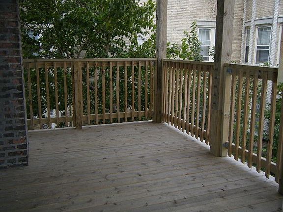 5th image of 6121 N Claremont Ave #2