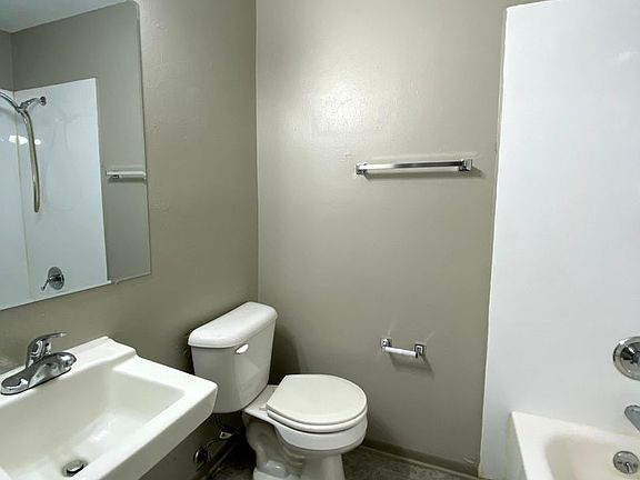 2nd image of 900 Elder Ln #10