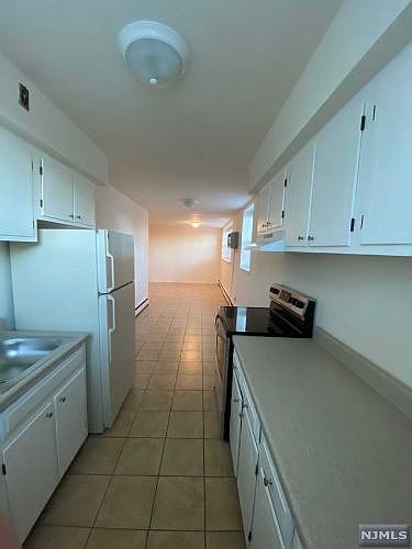 2nd image of 255 Schuyler Ave APT 1