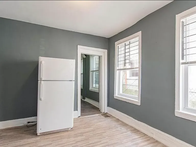 2029 W Oxford St #1R — Photo 2