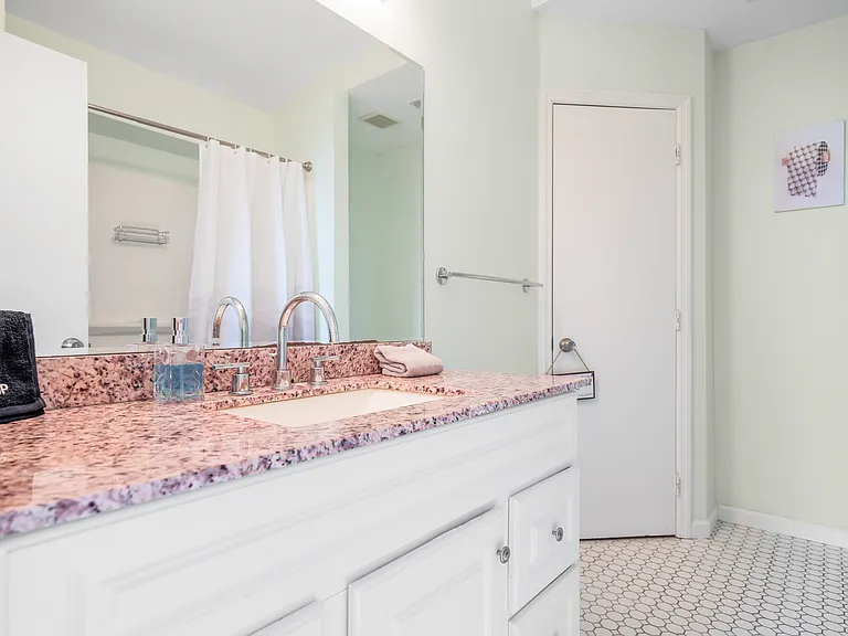 141 Bordeaux Ln — Photo 20