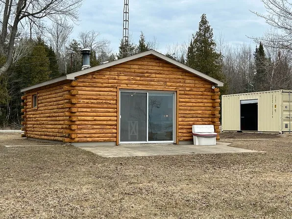 7481 Sunset S 75 Lane, Rapid River, MI 49878
