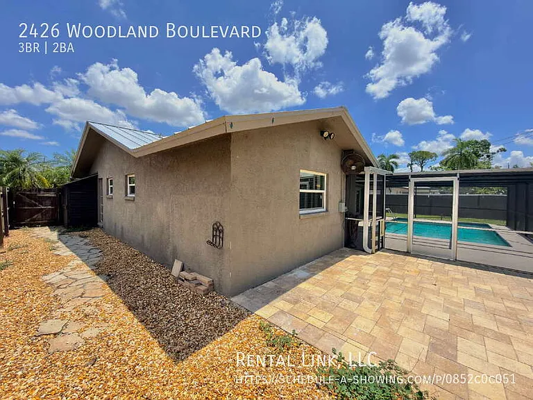 2426 Woodland Blvd — Photo 51
