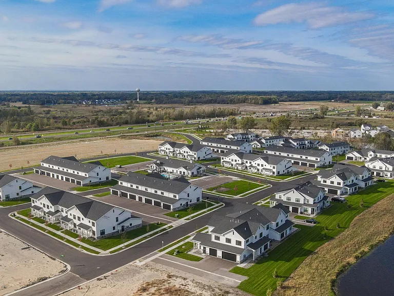 Sandhill Parkway Townhomes — Photo 101