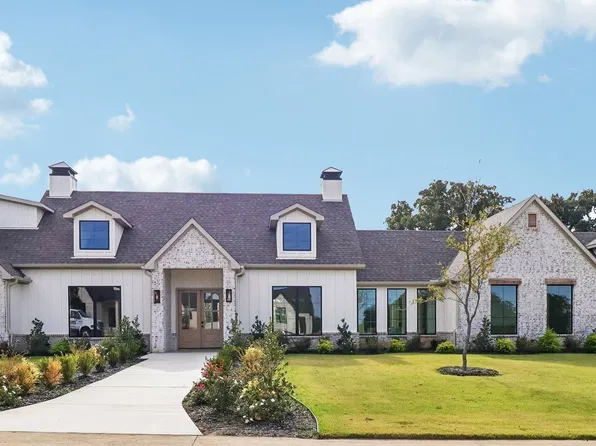 300 Mint Ridge Dr, Burleson, TX 76028