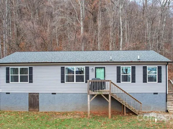 46 Sassafras Valley Rd, Swannanoa, NC 28778