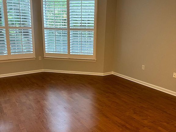 4th image of 5208 Westchester Rdg NE