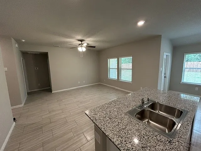 333 Lubbock Dr — Photo 15