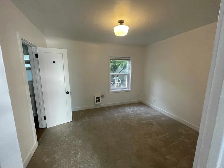 108 Sycamore St — Photo 2