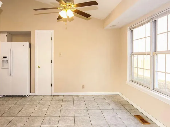 3736 Oil Creek Dr, Indianapolis, IN 46268